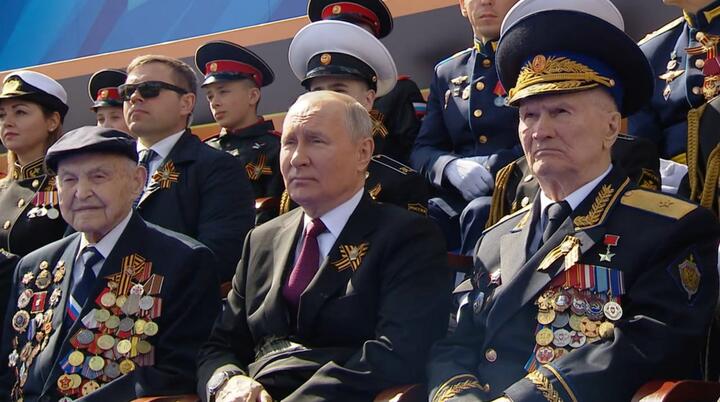 "Ні, не справжній": Буданов пояснив, що видало двійника Путіна в Маріуполі та на параді у Москві 